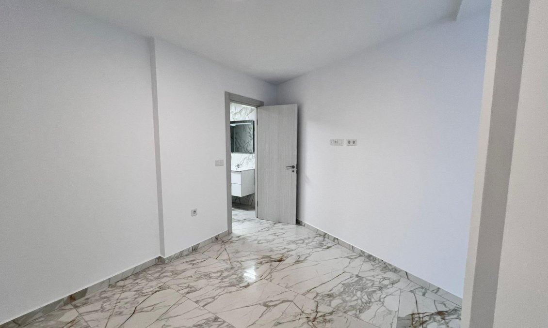 Segunda mano - Apartamento -
Torrevieja - Centro
