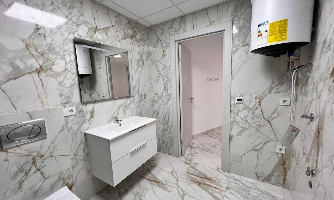 Segunda mano - Apartamento -
Torrevieja - Centro