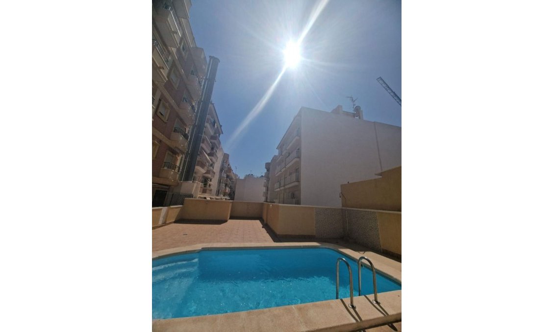 Wiederverkauf - Wohnung -
Torrevieja