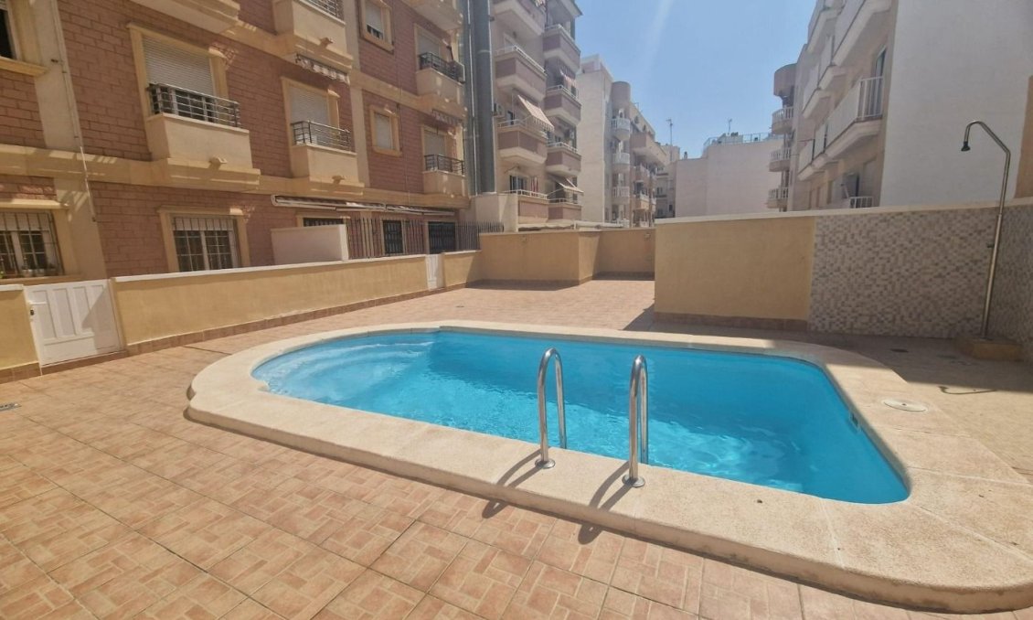 Wiederverkauf - Wohnung -
Torrevieja