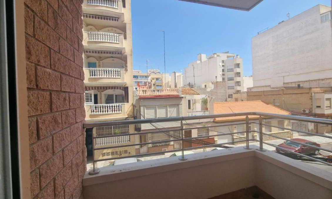 Wiederverkauf - Wohnung -
Torrevieja