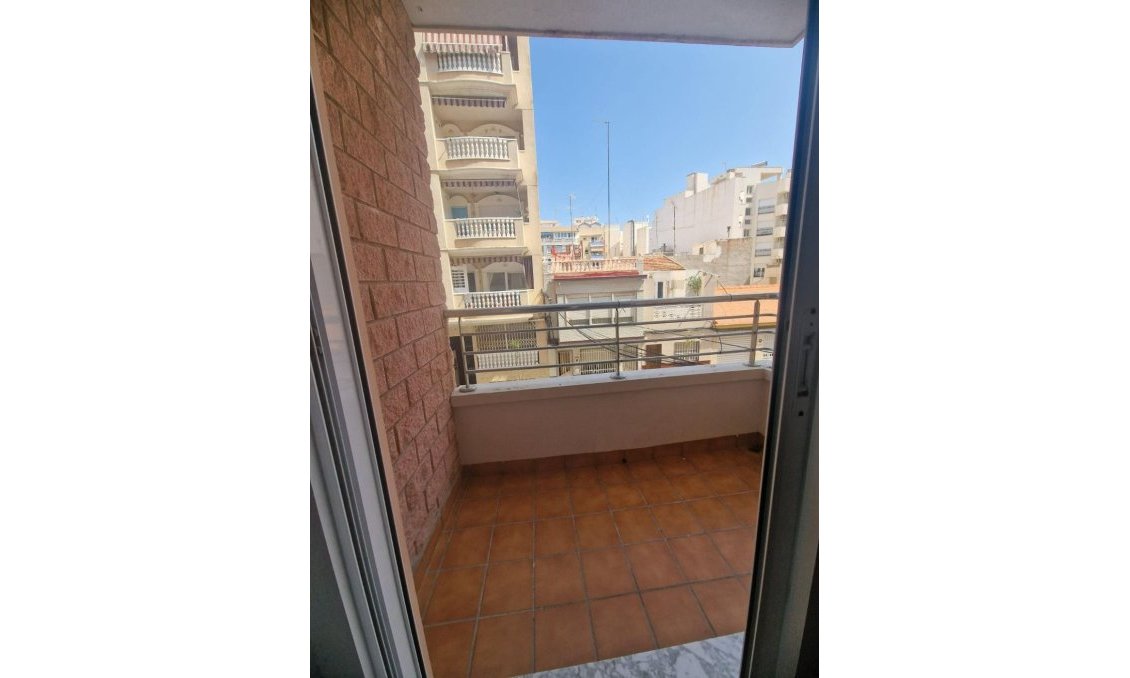 Wiederverkauf - Wohnung -
Torrevieja