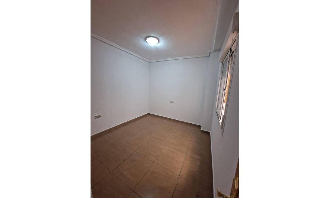 Wiederverkauf - Wohnung -
Torrevieja