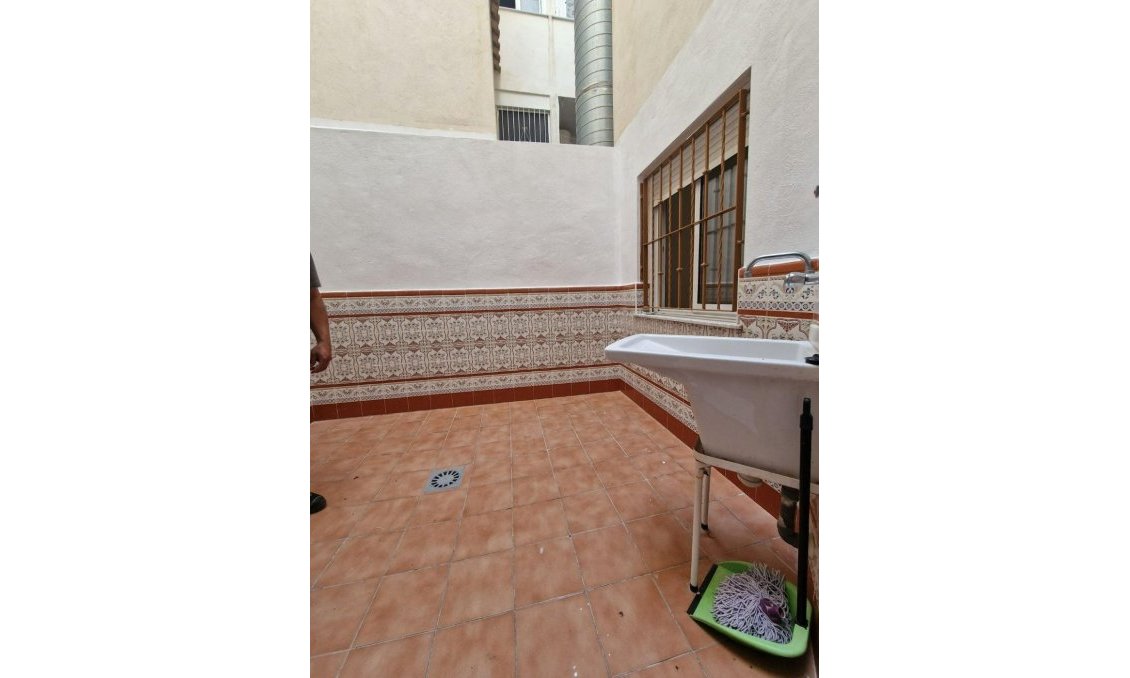 Wiederverkauf - Wohnung -
Torrevieja