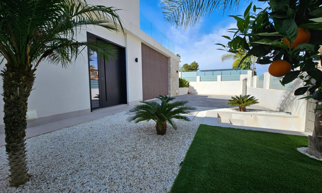 Segunda mano - Villa -
Torrevieja - Los Balcones
