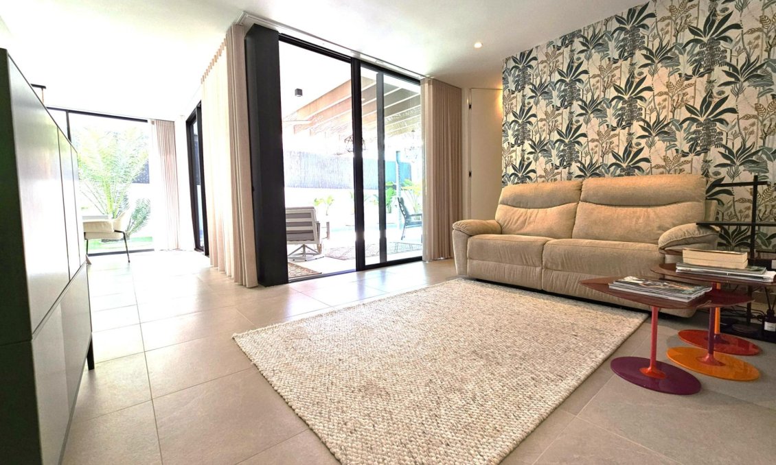 Segunda mano - Villa -
Torrevieja - Los Balcones