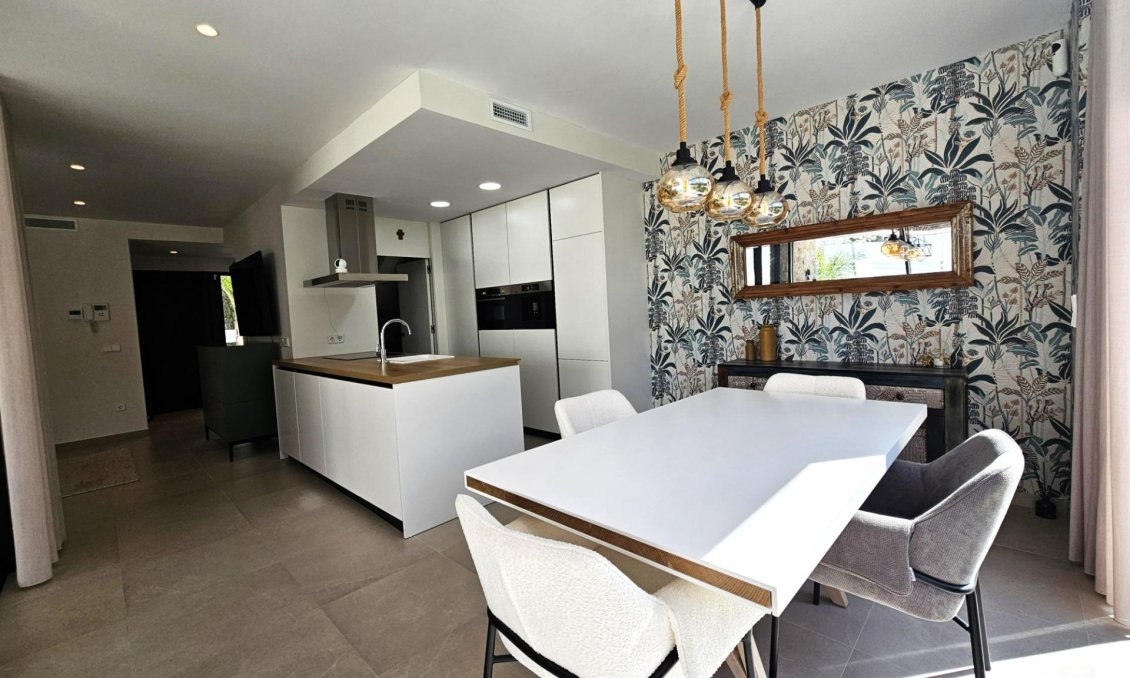 Segunda mano - Villa -
Torrevieja - Los Balcones
