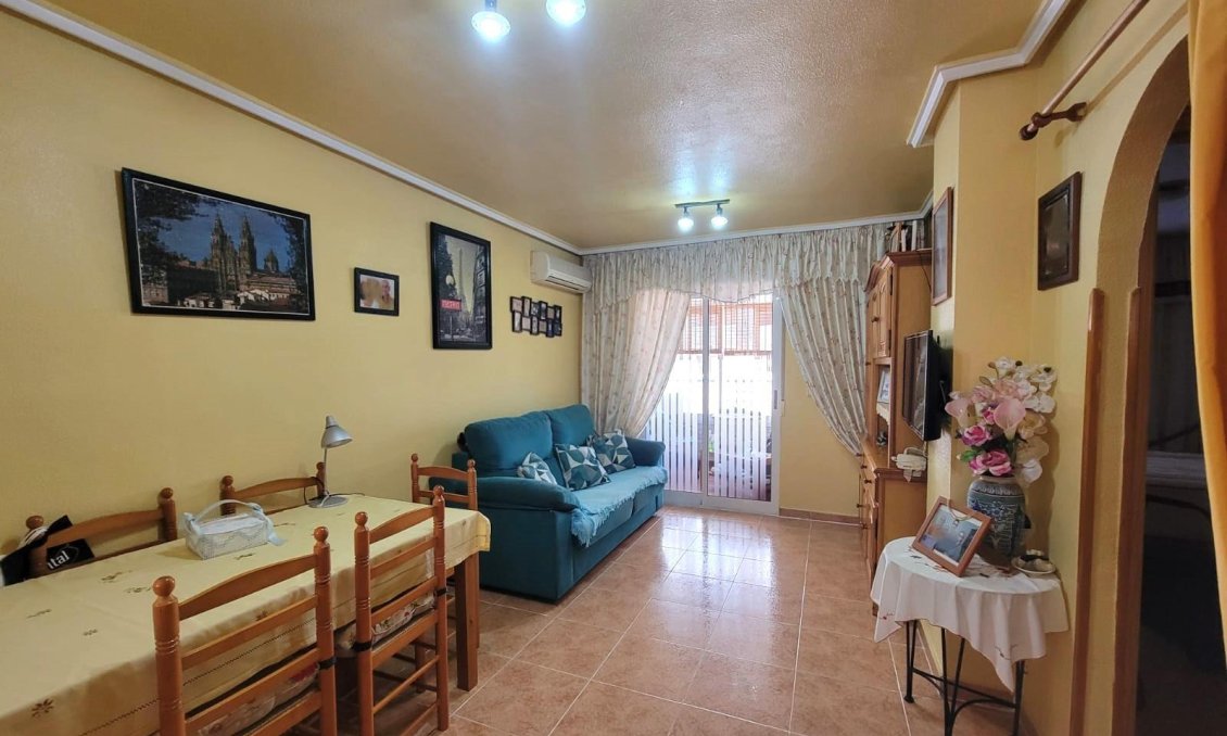 Segunda mano - Apartamento -
Torrevieja - Nueva Torrevieja