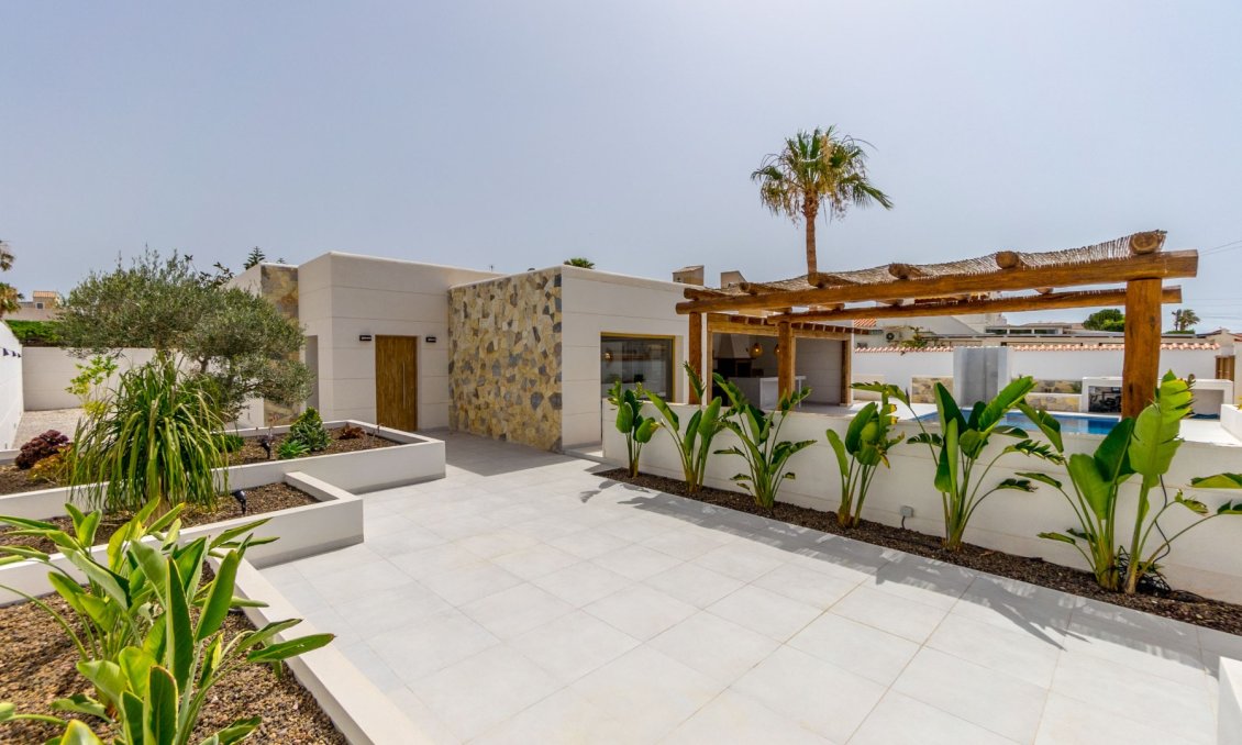 Segunda mano - Villa -
Torrevieja - Costa Blanca