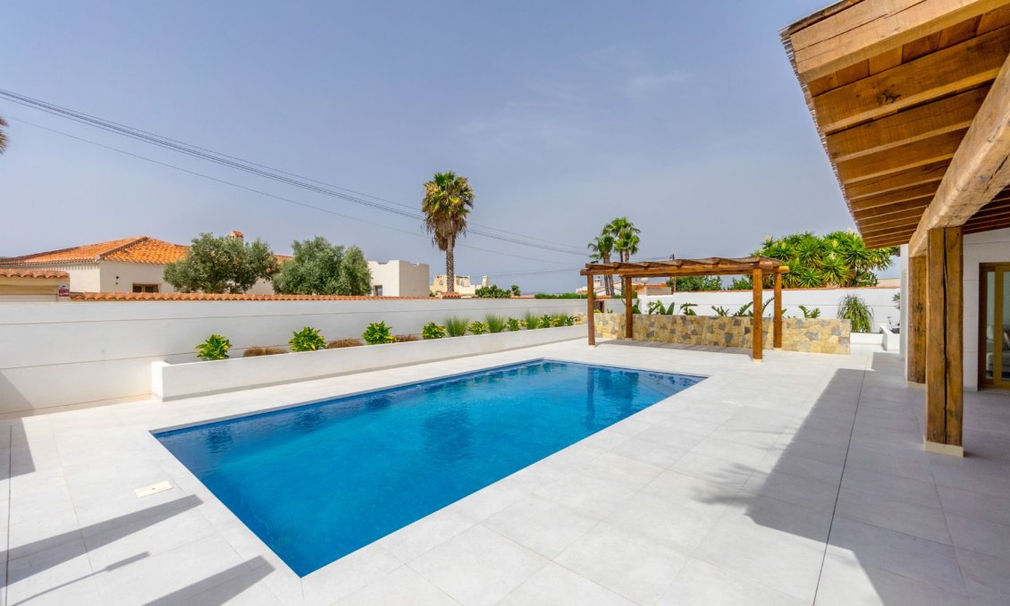 Segunda mano - Villa -
Torrevieja - Costa Blanca
