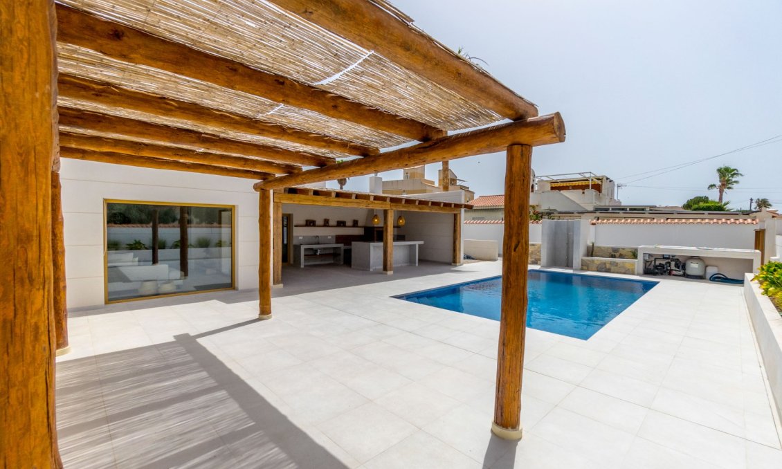 Segunda mano - Villa -
Torrevieja - Costa Blanca