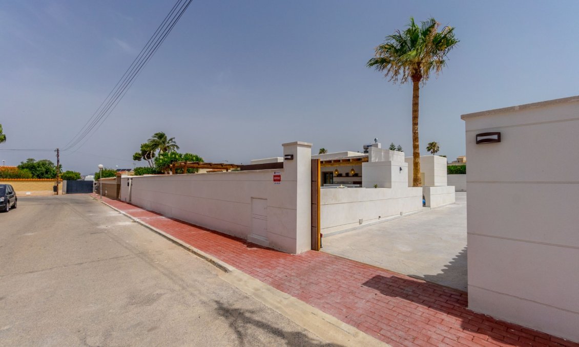 Segunda mano - Villa -
Torrevieja - Costa Blanca