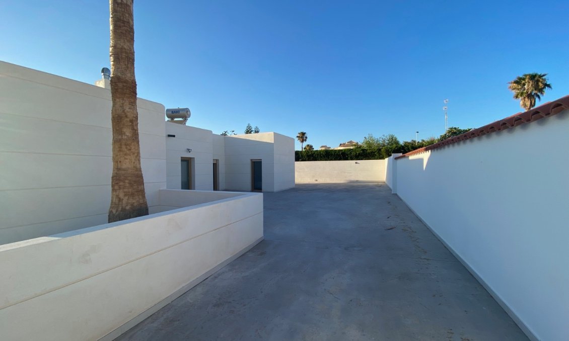 Segunda mano - Villa -
Torrevieja - Costa Blanca