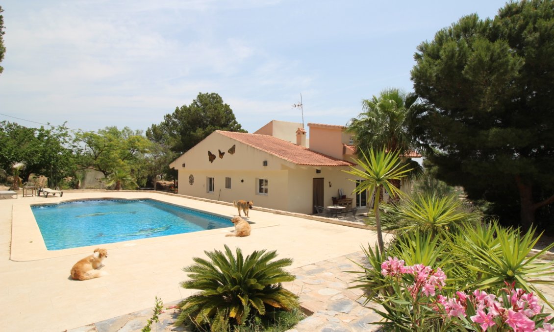 Segunda mano - Villa -
Hondón de las Nieves - Inland