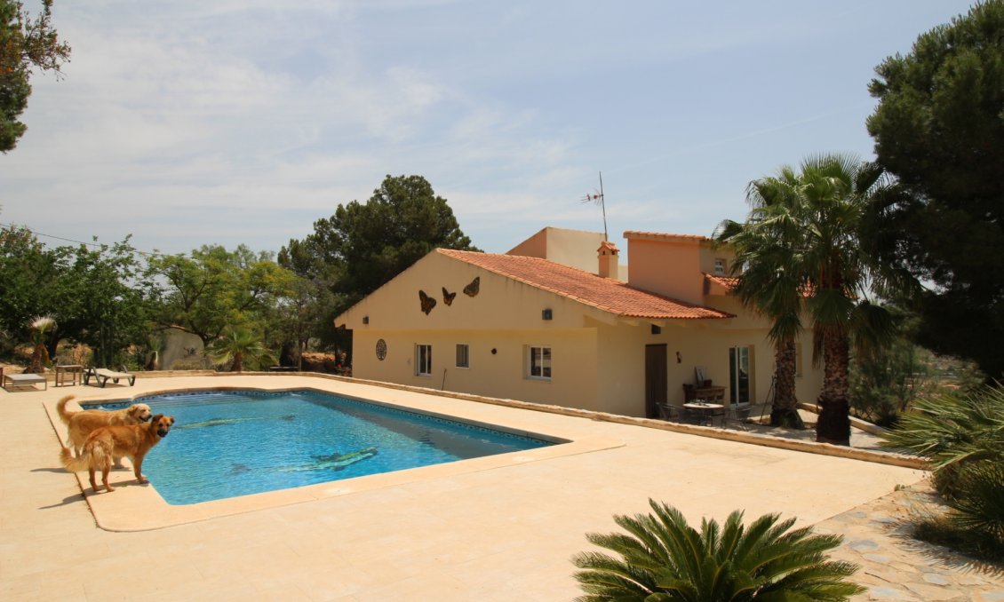 Segunda mano - Villa -
Hondón de las Nieves - Inland