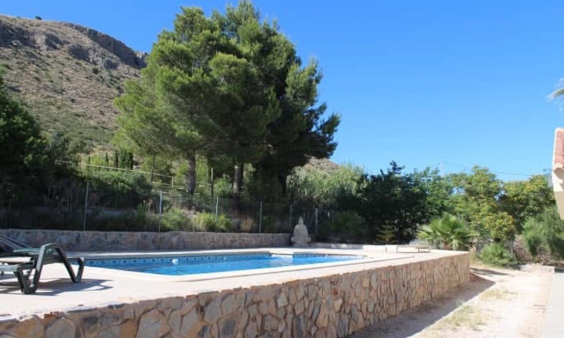 Segunda mano - Villa -
Hondón de las Nieves - Inland