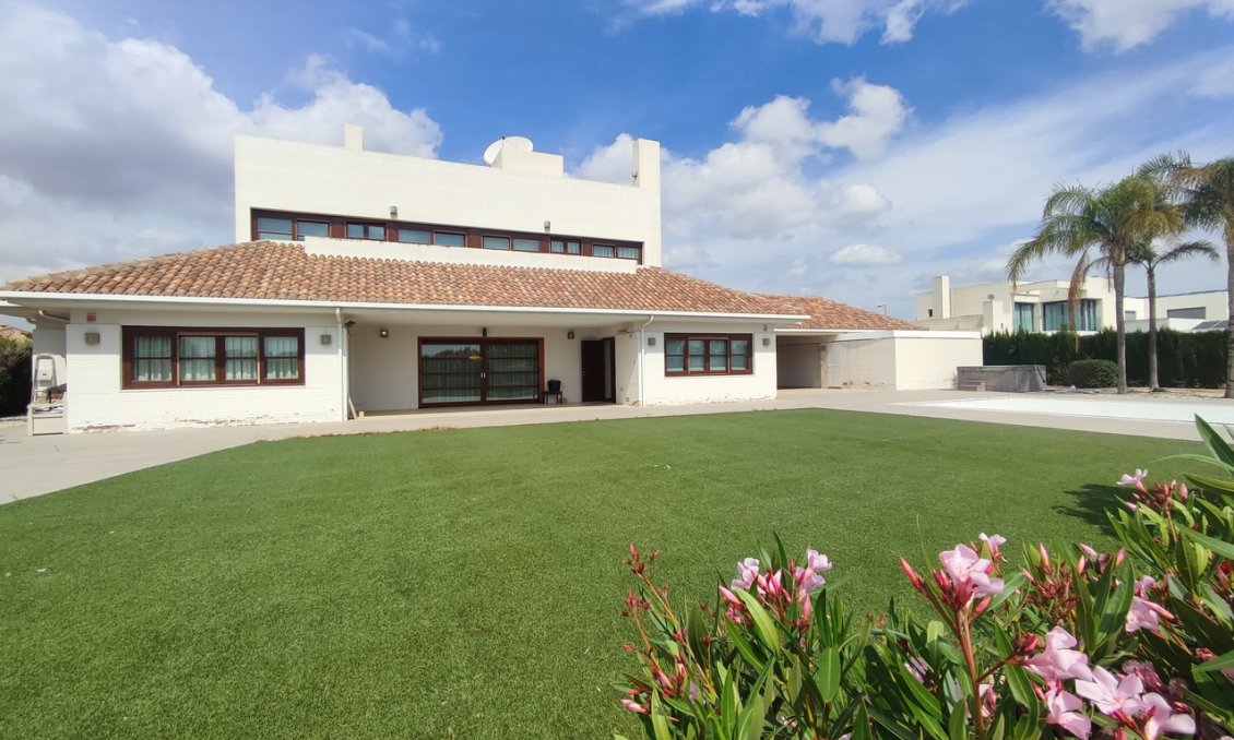 Segunda mano - Villa -
Peraleja Golf - Inland