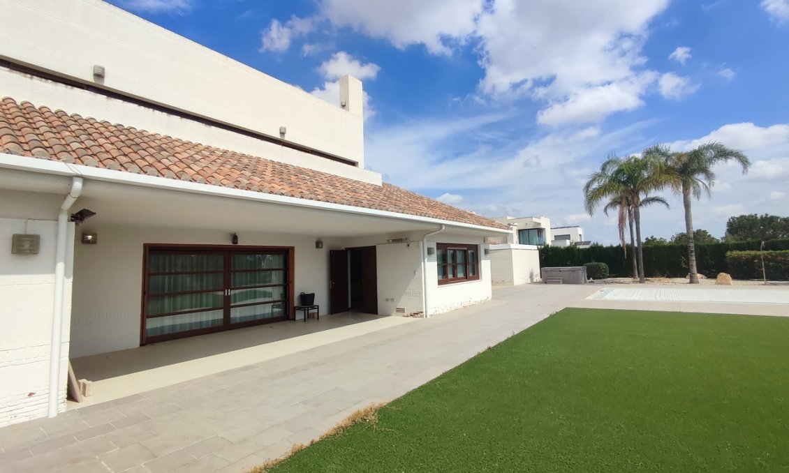 Segunda mano - Villa -
Peraleja Golf - Inland