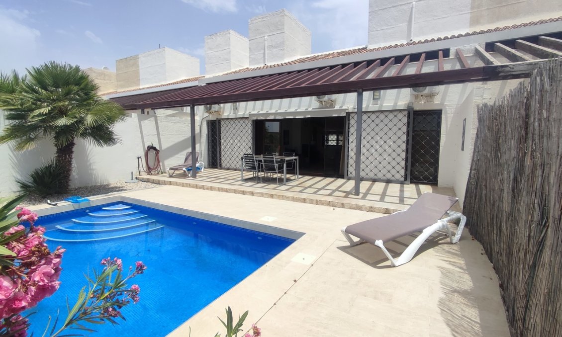 Segunda mano - Villa -
Peraleja Golf - Inland