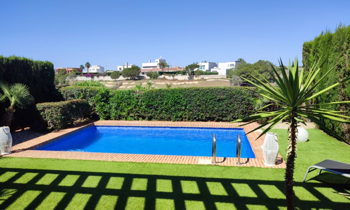 Segunda mano - Villa -
Peraleja Golf - Inland