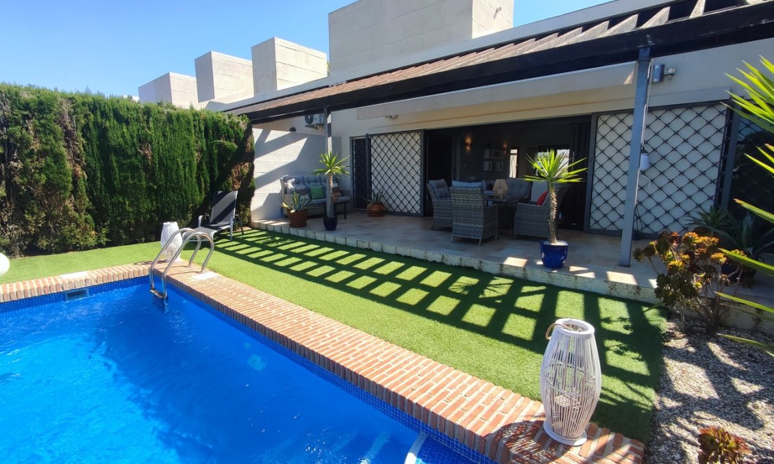 Segunda mano - Villa -
Peraleja Golf - Inland