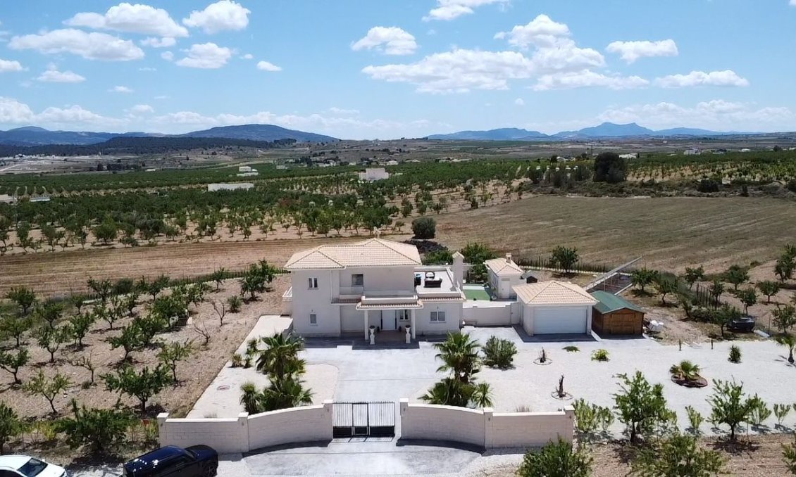 Segunda mano - Villa -
Pinoso - Inland