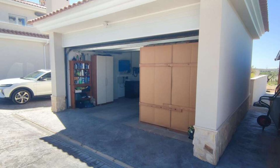 Segunda mano - Villa -
Pinoso - Inland