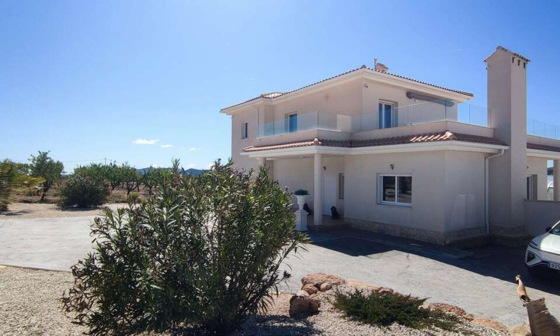 Segunda mano - Villa -
Pinoso - Inland