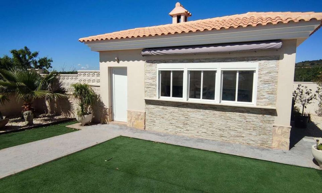 Segunda mano - Villa -
Pinoso - Inland