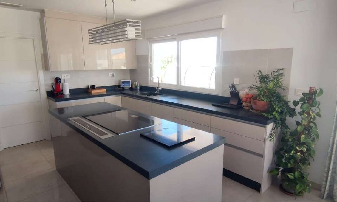 Segunda mano - Villa -
Pinoso - Inland