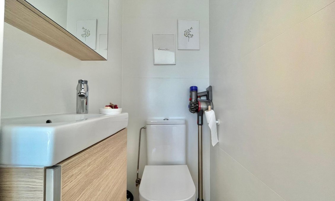 Segunda mano - Apartamento -
Torrevieja - Calas Blanca