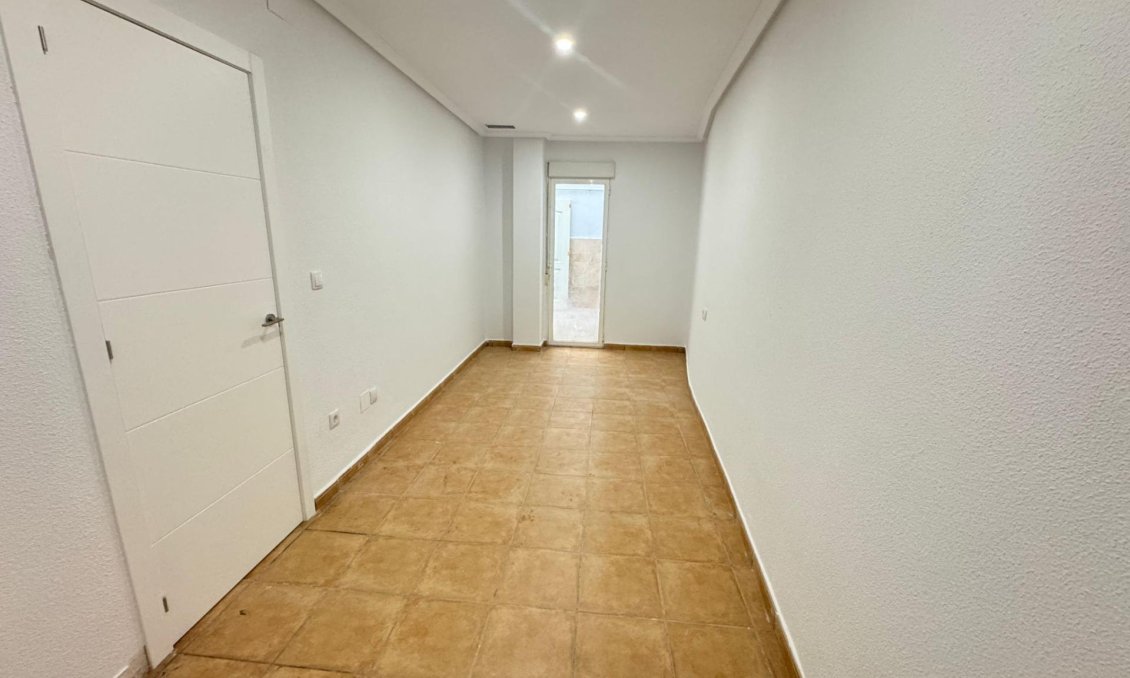 Segunda mano - Apartamento -
Catral - Comunidad Valenciana