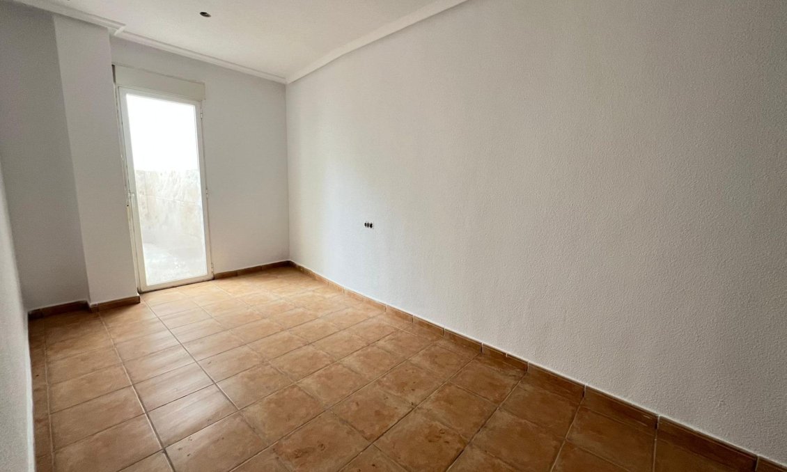 Segunda mano - Apartamento -
Catral - Comunidad Valenciana