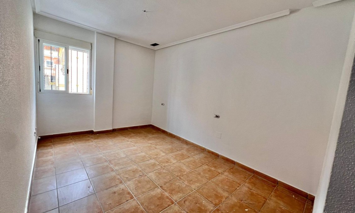 Segunda mano - Apartamento -
Catral - Comunidad Valenciana