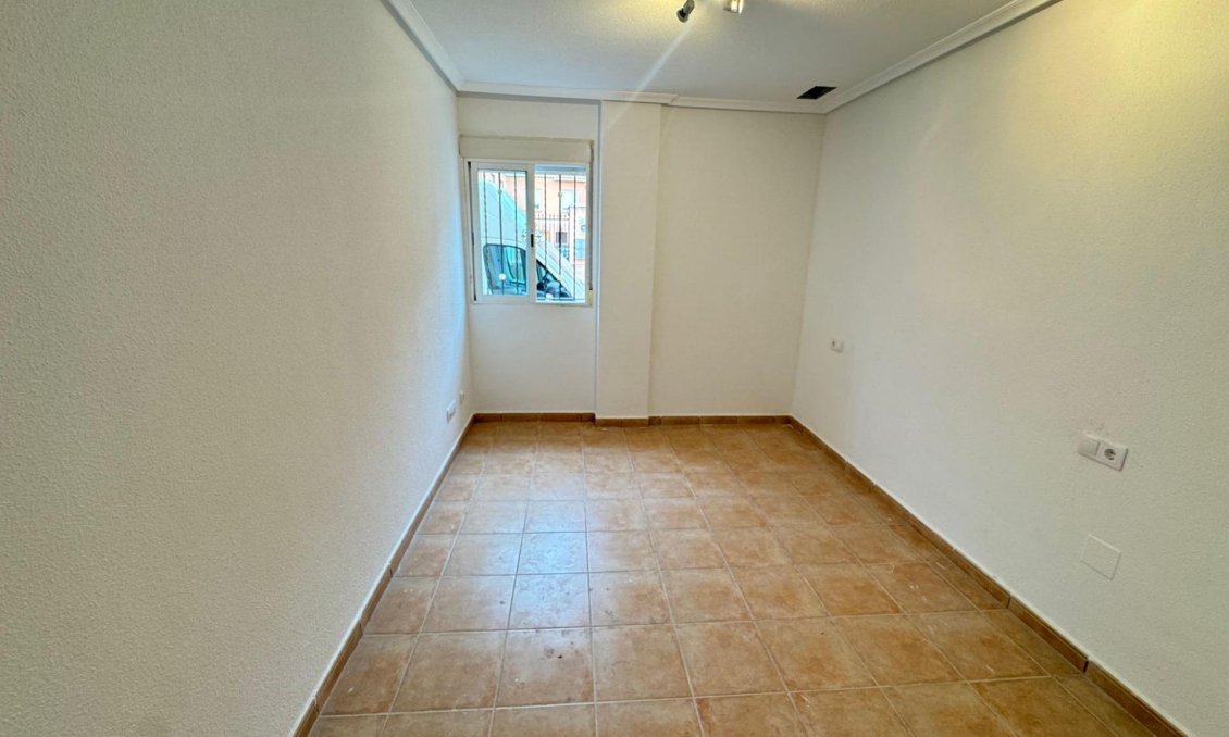 Segunda mano - Apartamento -
Catral - Comunidad Valenciana