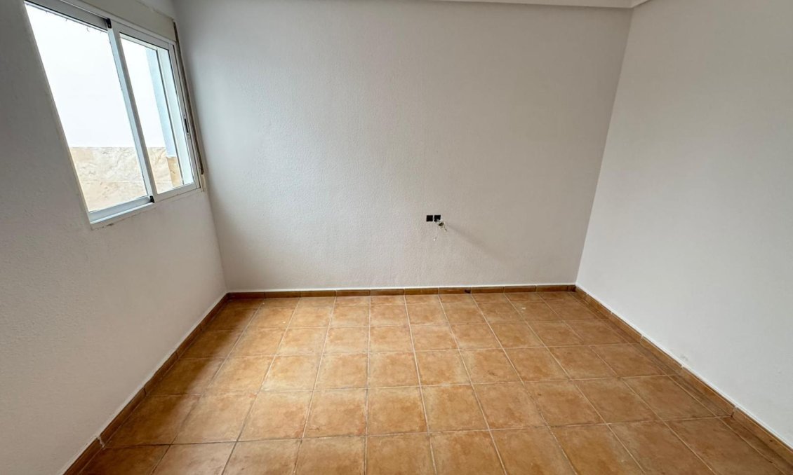Segunda mano - Apartamento -
Catral - Comunidad Valenciana