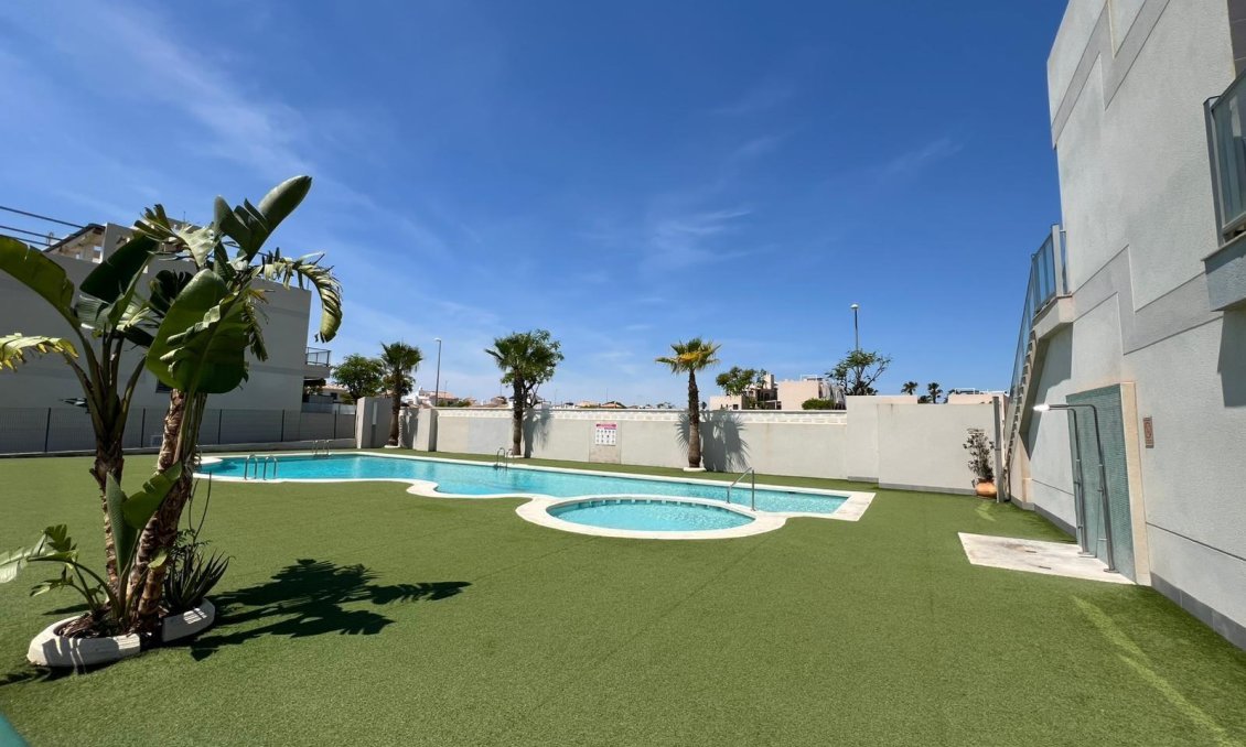 Segunda mano - Bungalow -
Pilar de la Horadada - Pueblo Latino