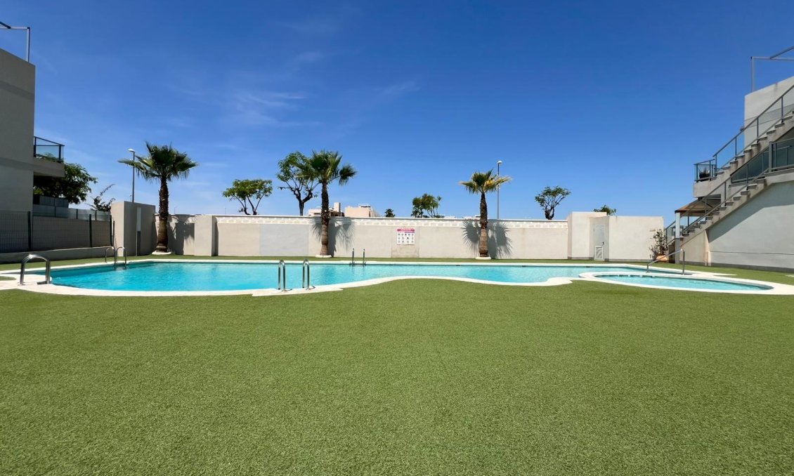 Segunda mano - Bungalow -
Pilar de la Horadada - Pueblo Latino