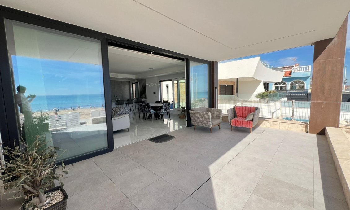 Segunda mano - Villa -
Torrevieja - La Mata