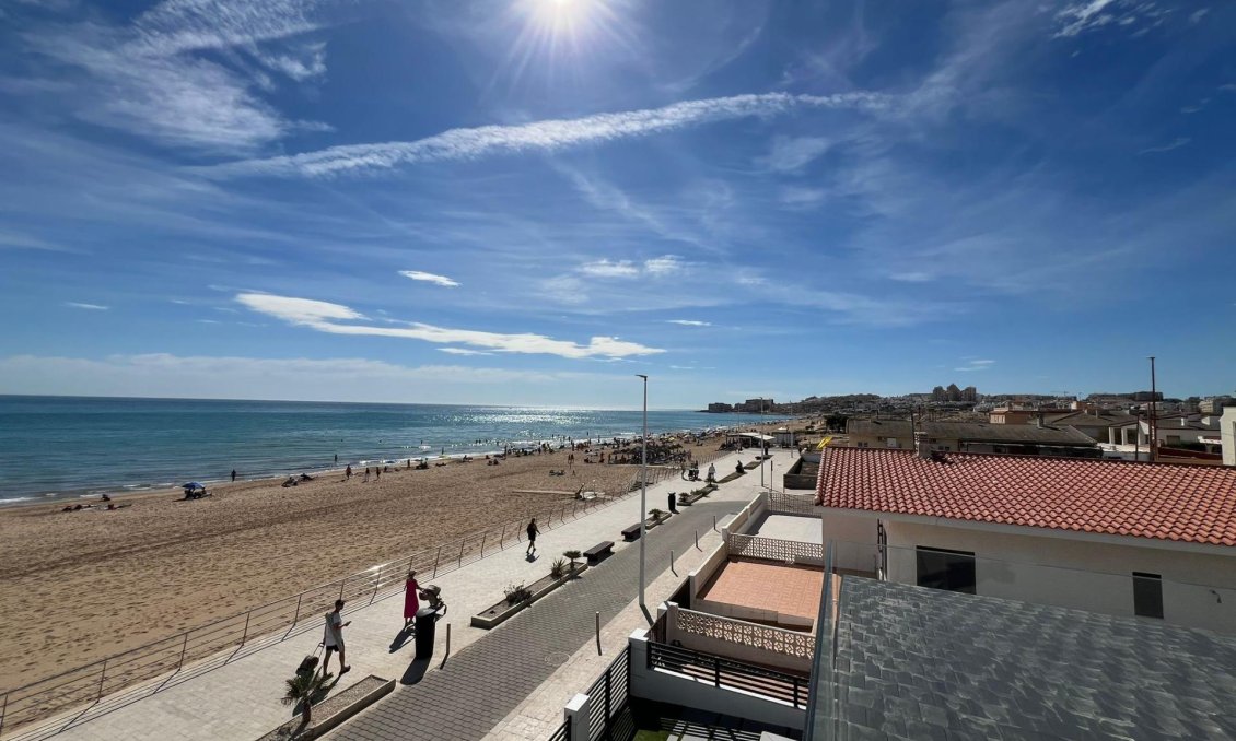 Segunda mano - Villa -
Torrevieja - La Mata