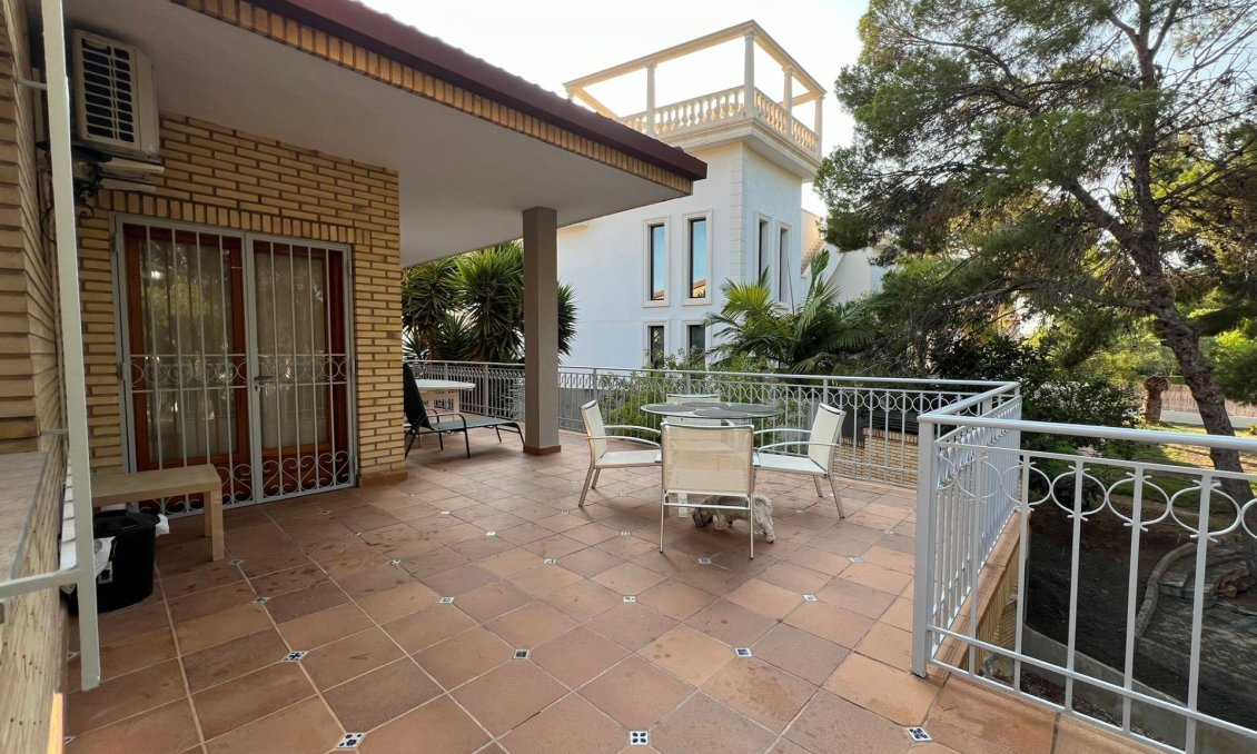 Wiederverkauf - Villa -
Orihuela Costa - Campoamor