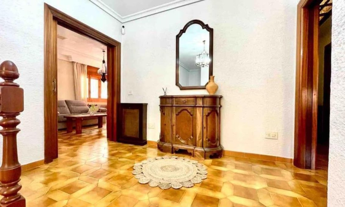 Wiederverkauf - Villa -
Orihuela Costa - Campoamor