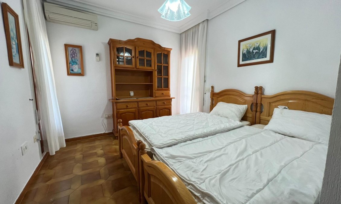 Wiederverkauf - Villa -
Orihuela Costa - Campoamor