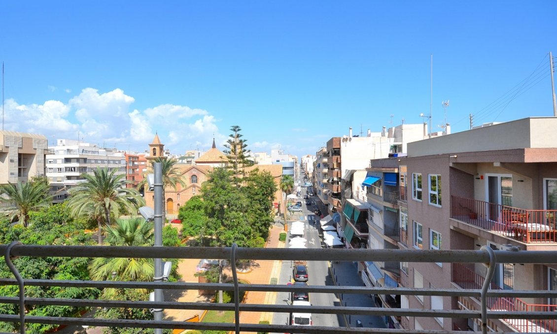 Segunda mano - Apartamento -
Torrevieja - Centro
