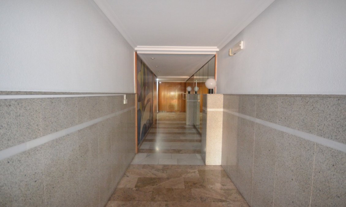 Segunda mano - Apartamento -
Torrevieja - Centro