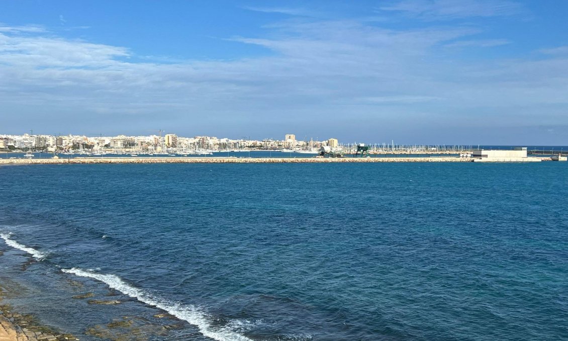 Használt Ingatlanok - Apartman -
Torrevieja - Playa De Los Naufragos