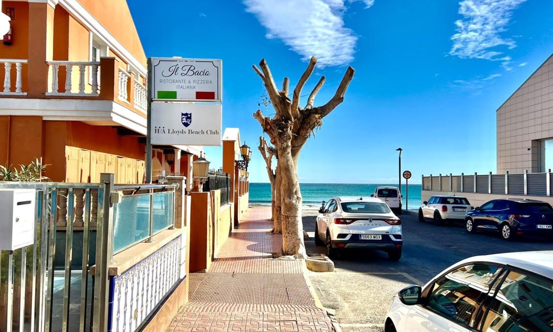 Segunda mano - Town House -
Torrevieja - La Mata