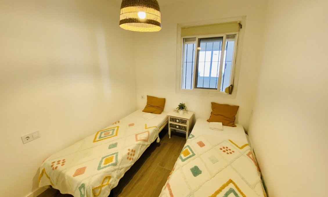Segunda mano - Bungalow -
Playa Flamenca - Costa Blanca