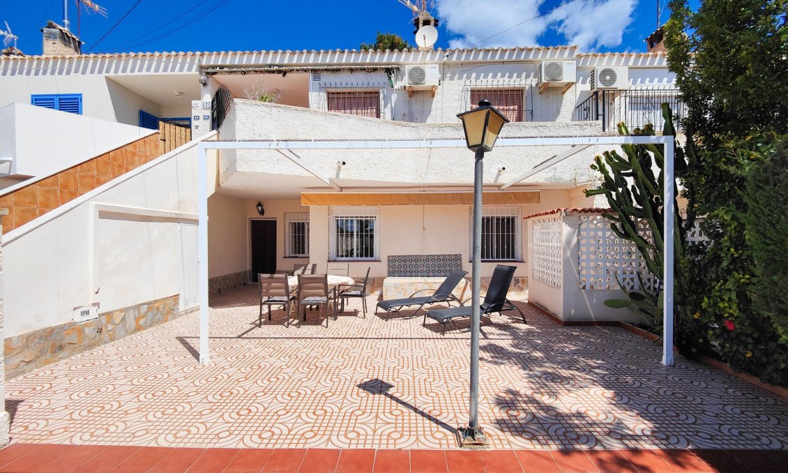 Segunda mano - Bungalow -
Orihuela Costa - Costa Blanca