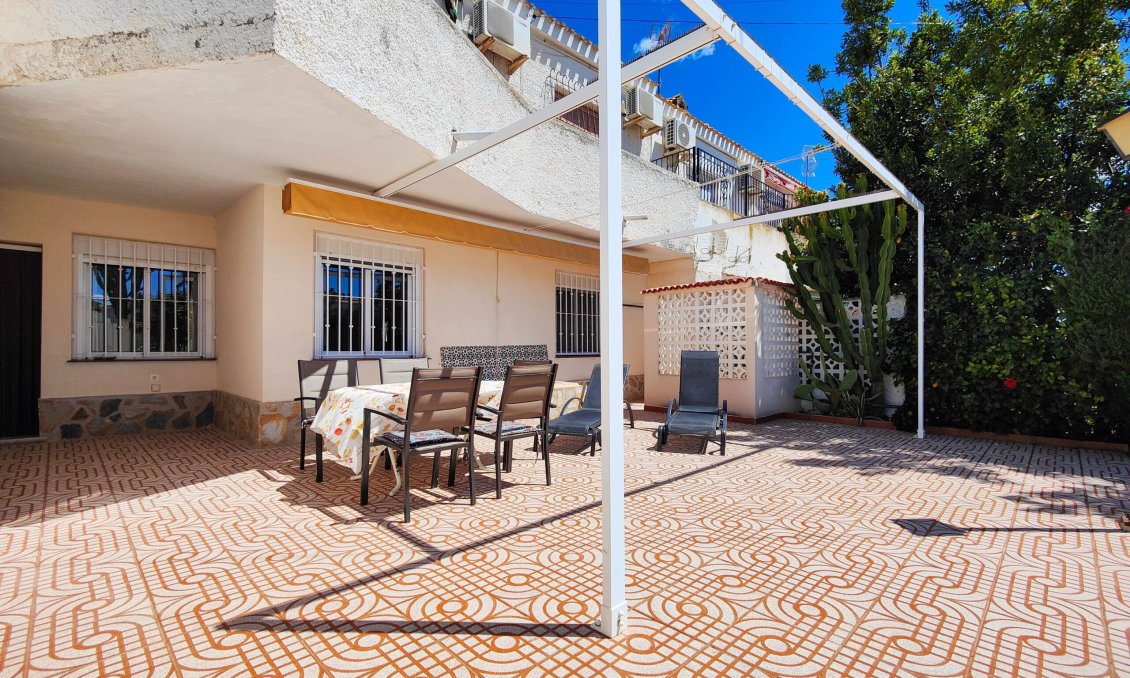 Segunda mano - Bungalow -
Orihuela Costa - Costa Blanca